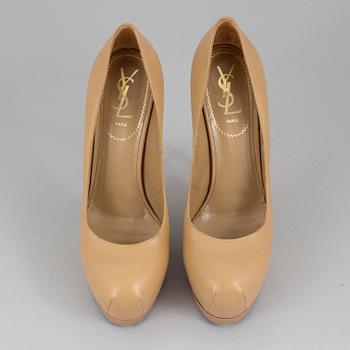A pair of Yves Saint Laurent high heel shoes, size 39.