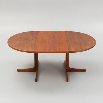 Karl Erik Ekselius, a teak and walnut veneered dining table, JOC Vetlanda, 1960's.