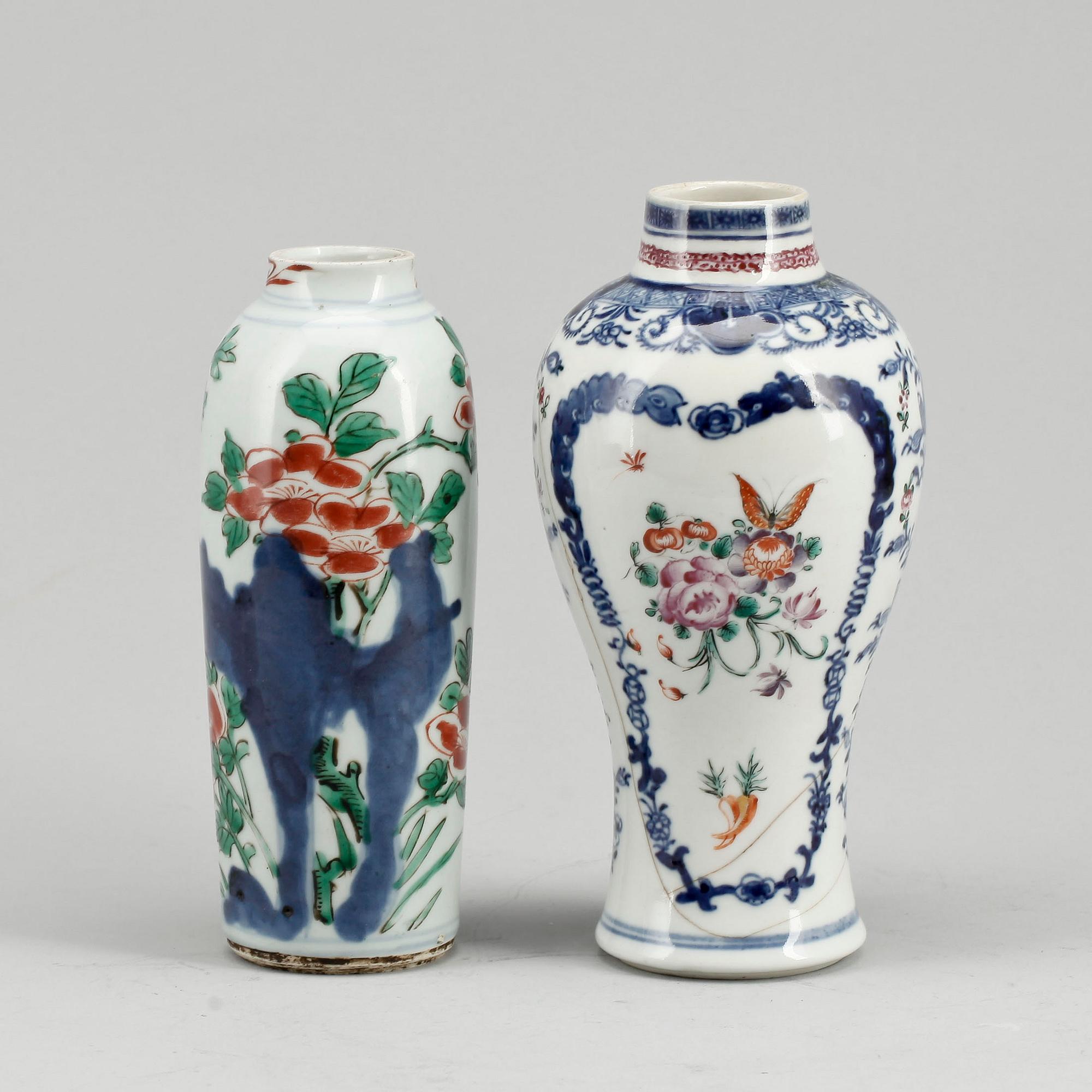 VASER, 2 st, porslin, Kina, 1700/1800-tal.