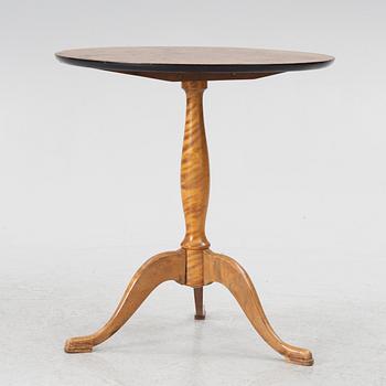 Pillar table, late 19th century.