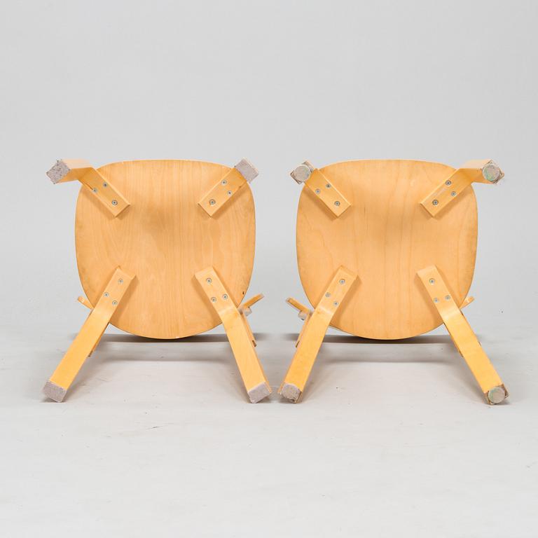 Alvar Aalto, tuoleja, 4 kpl, malli 69 Artek, 1900-luvun loppu.