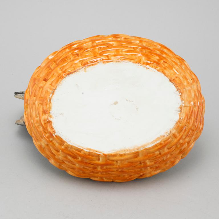 An egg box from the first half of the 20th century.