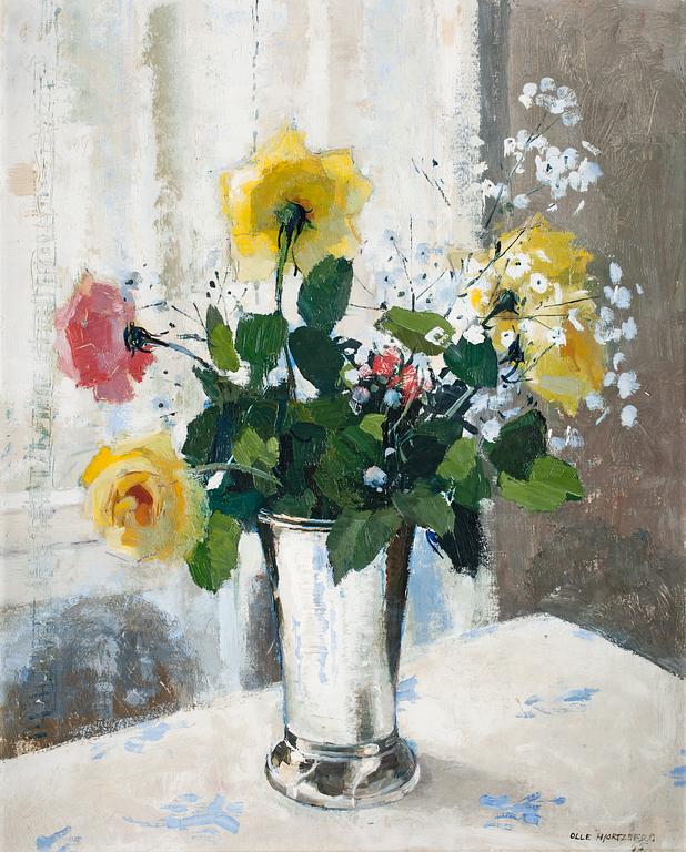 Olle Hjortzberg, Still life with roses and meadow flowers in silver beaker.
