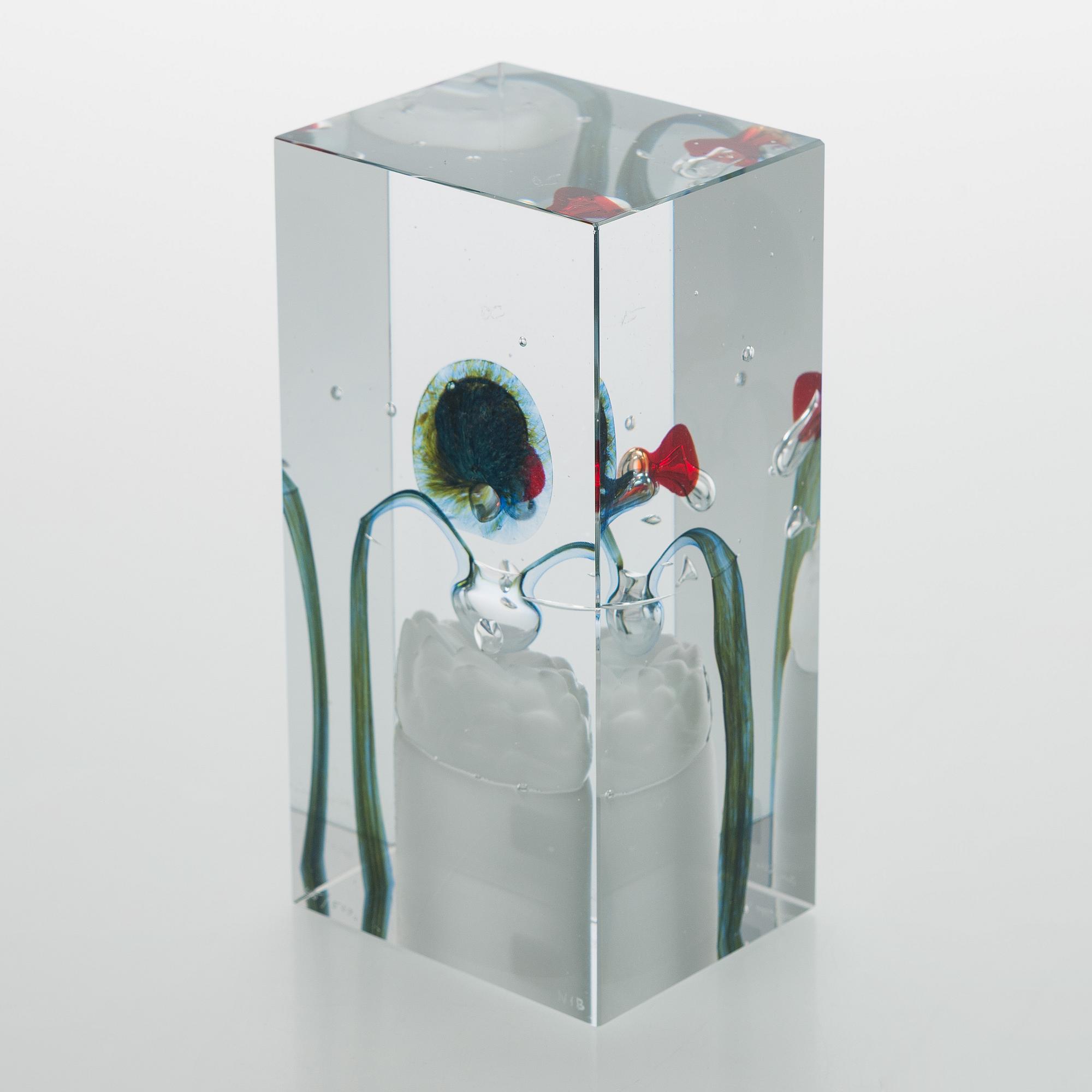 Oiva Toikka, a glass Jubilee Cube, signed and numbered Oiva Toikka Nuutajärvi Notsjö, 45/500 NIB.