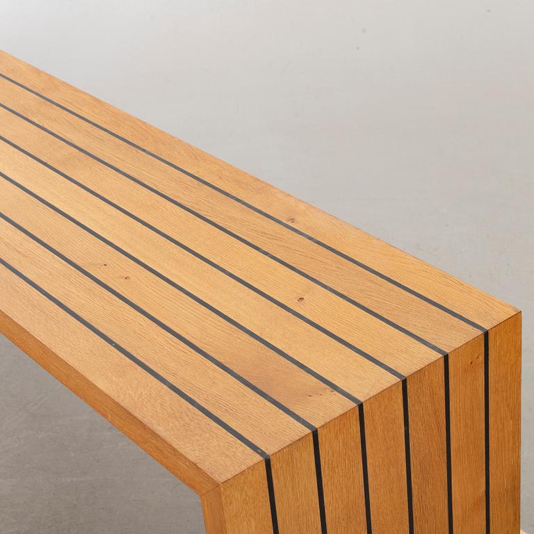 AN OAK BENCH "MARIN ACCENNT" DESIGN BY OLOF PIRA, OAK.