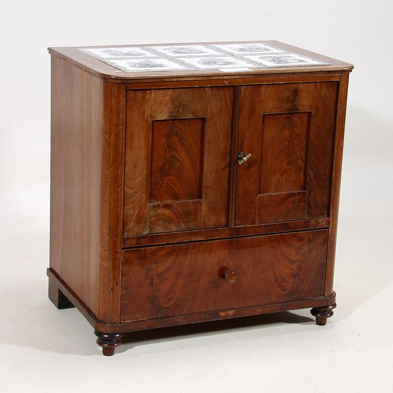 SERVERINGSSKÅP, 1800-tal.