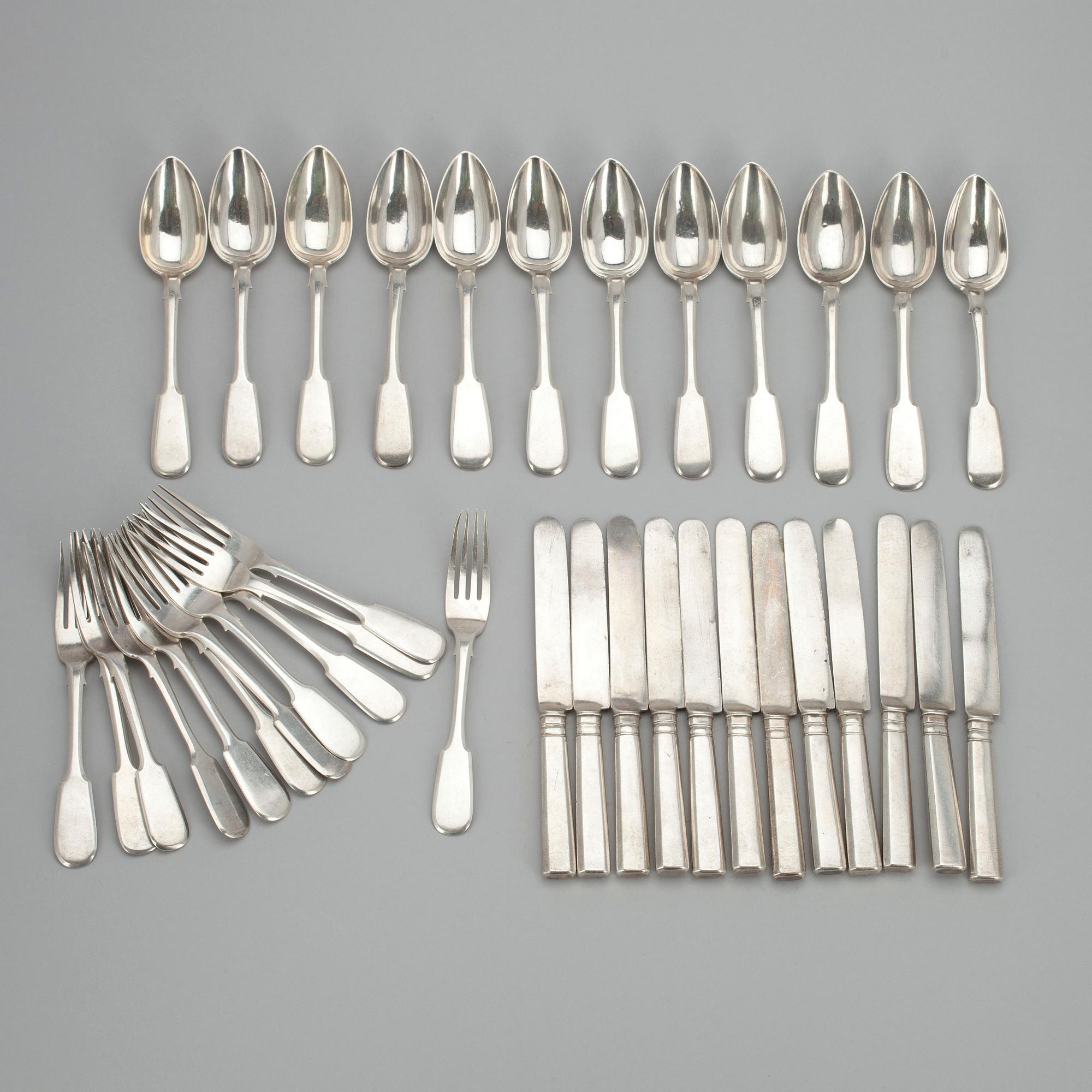BESTICK, 36 delar, silver, bl a Alexander Mitin (А.Н. Митин 1842-1877), S:t Petersburg 1860. Vikt 1718 g.