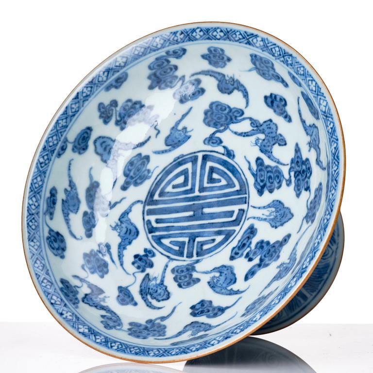 A blue and white tazza, Qing dynasty, 19th Century.