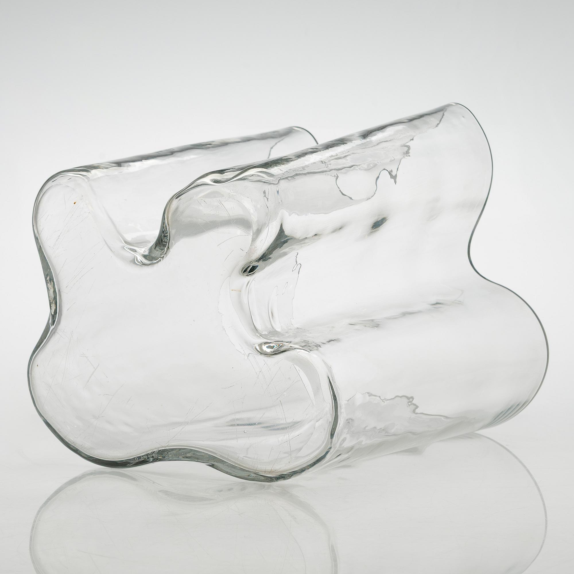 Alvar Aalto, maljakko, 3031, signeerattu Alvar Aalto.