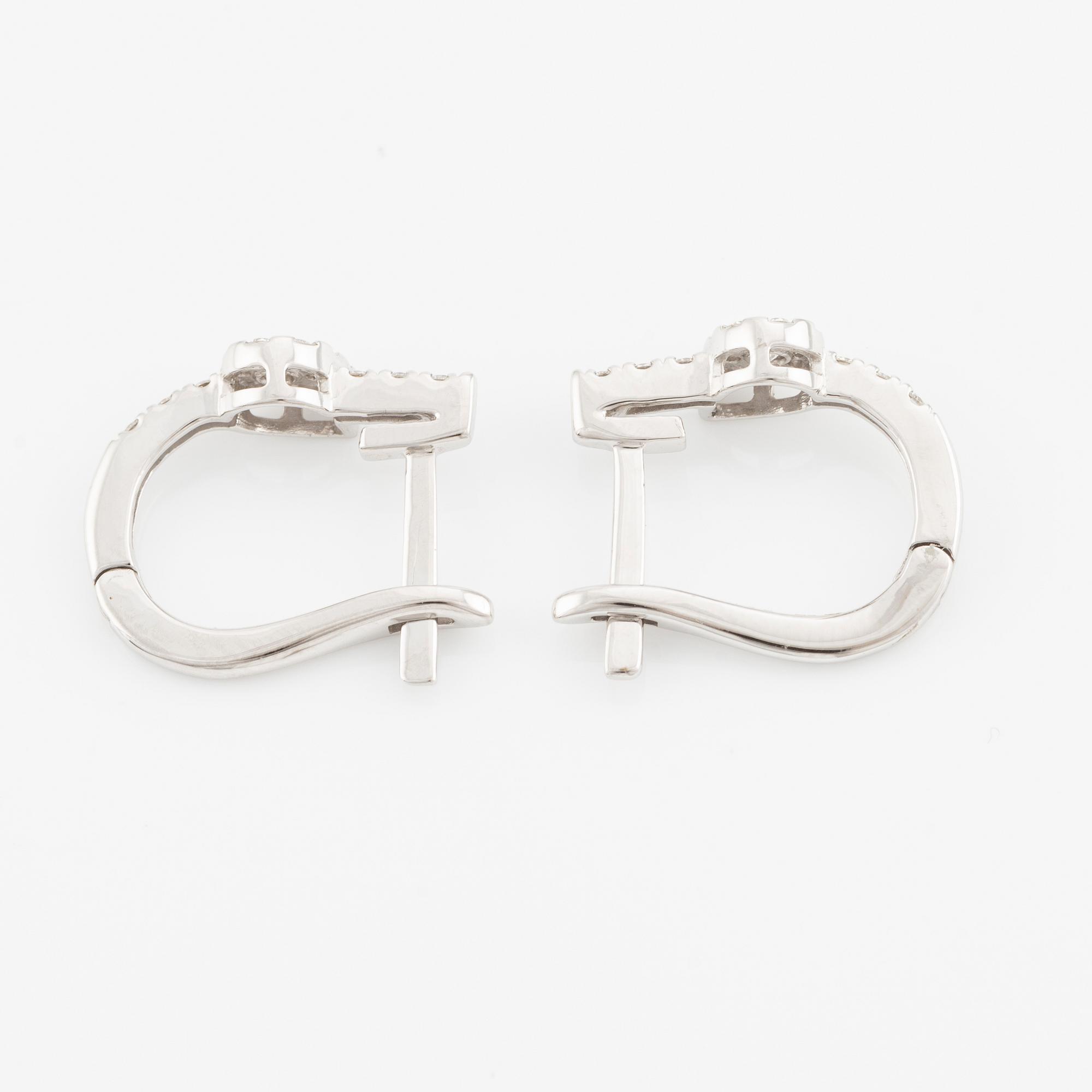 Örhängen 18K vitguld med briljantslipade diamanter.