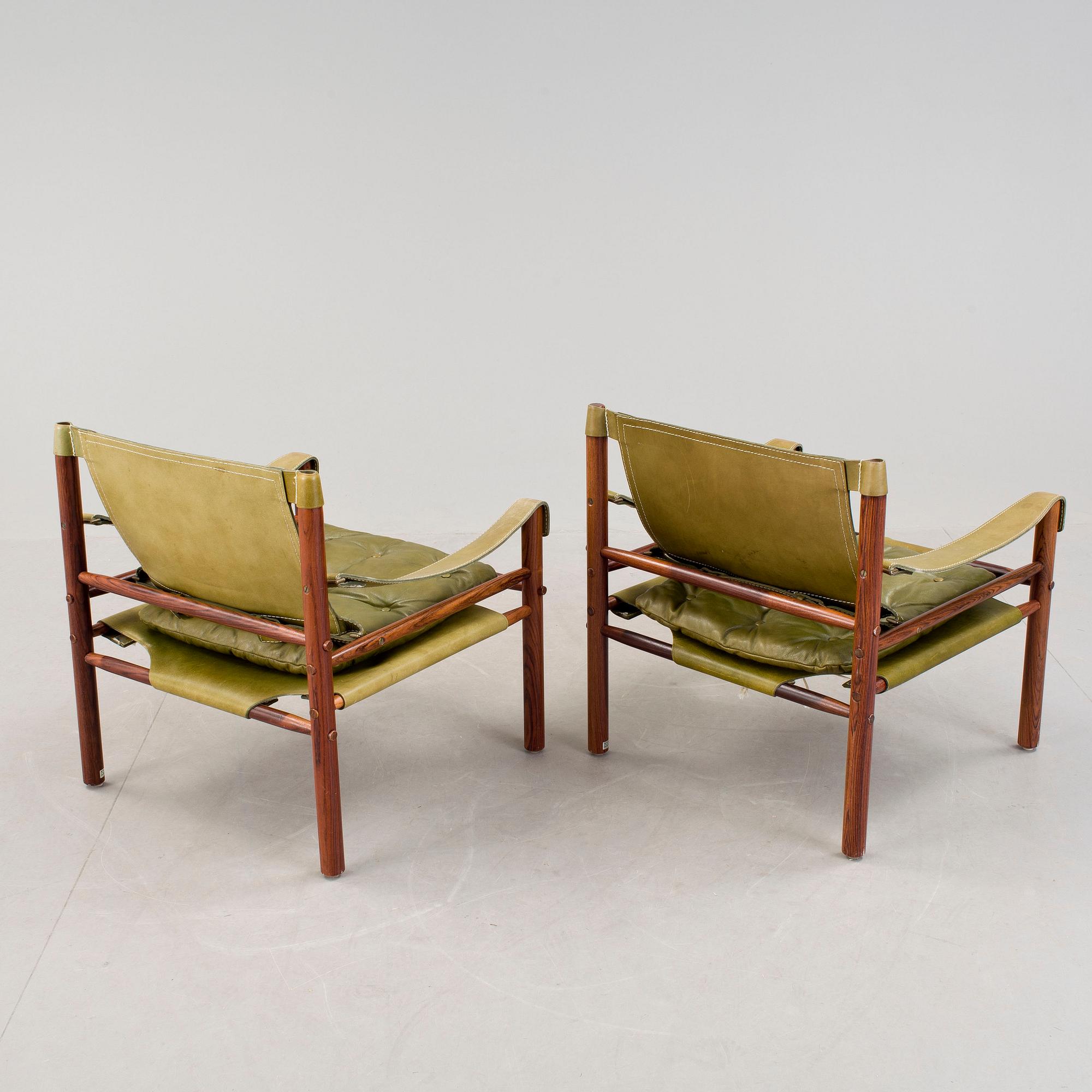 KARMSTOLAR, ett par, "Sirocco", Arne Norell, formgiven 1964.