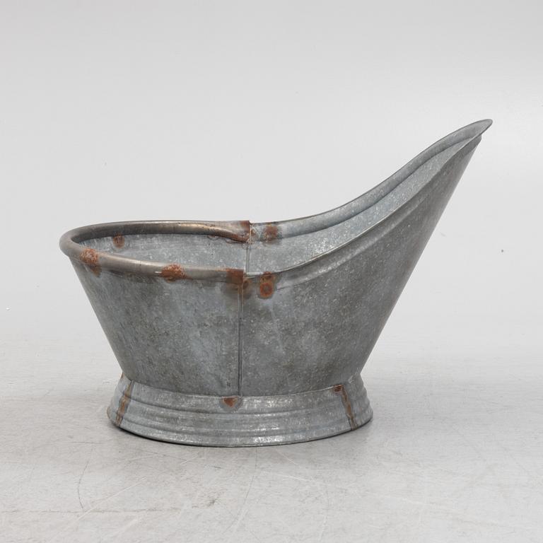 Bathtub, zinc, provenance Lars Norén.