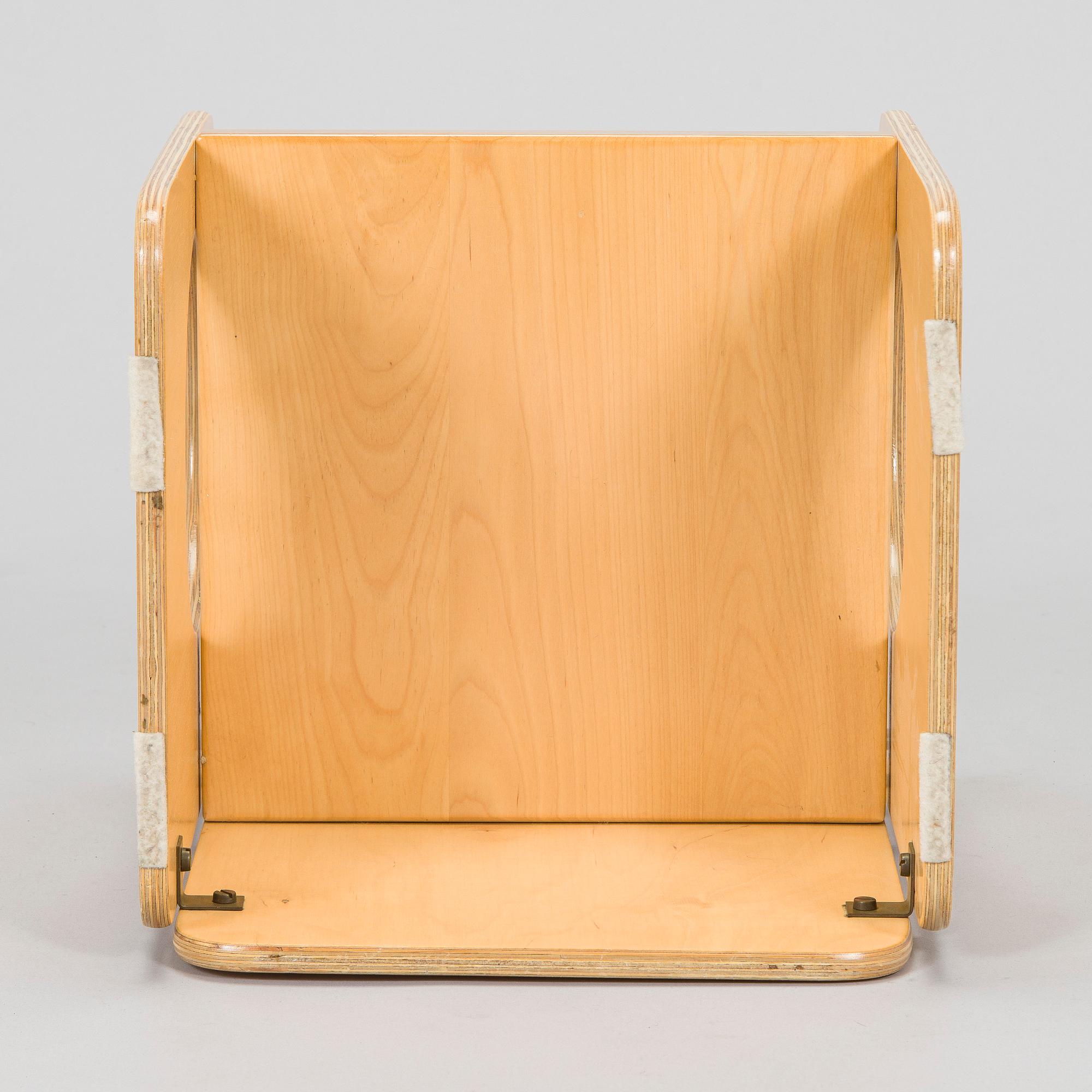 Kristian Gullichsen, children's chair, "Vanikka" for Artek, late 20th century.