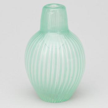 VAS, glas, Ariel, Edvin Öhrström Orrefors. Signerad. Daterad 1950.