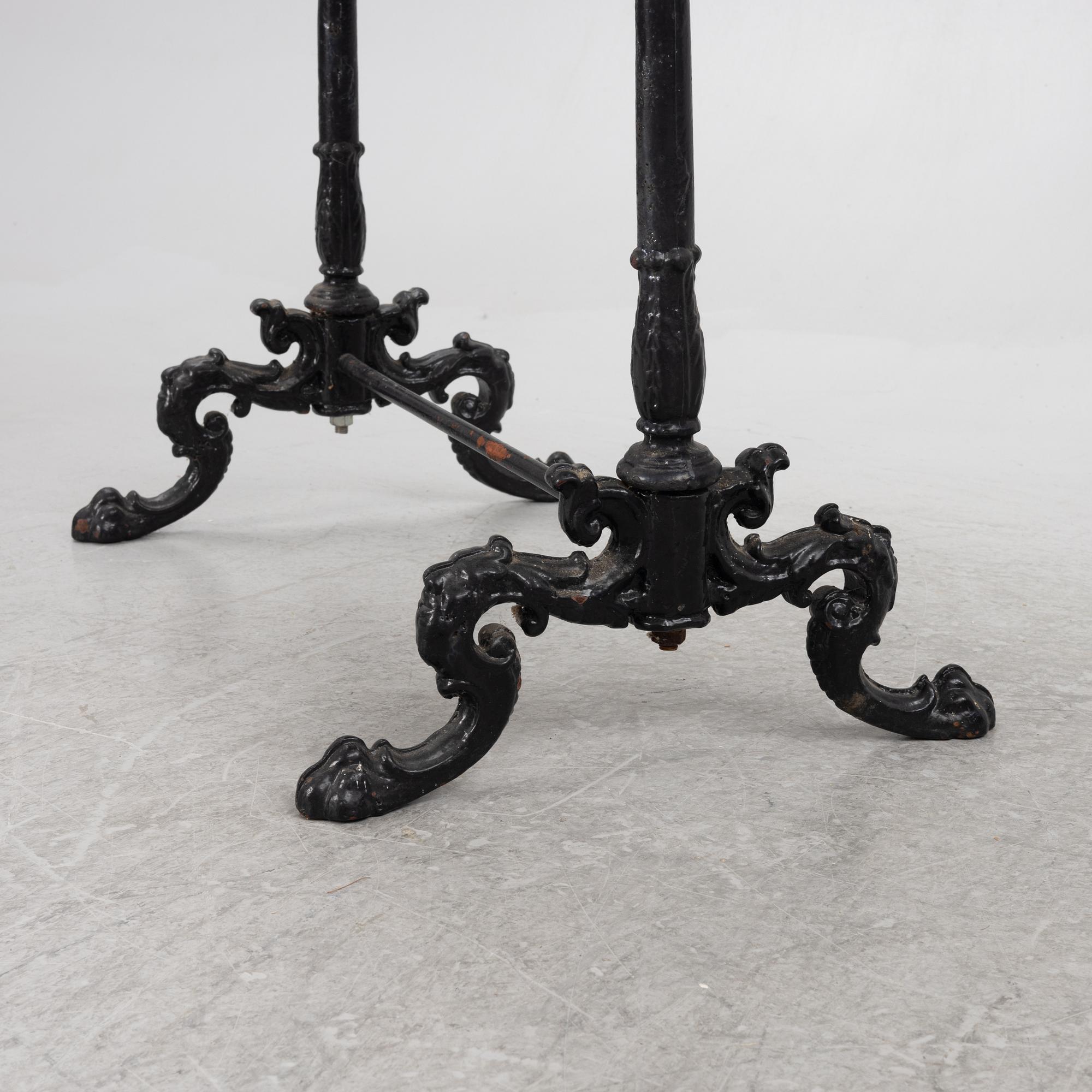 Garden table, first half of the 20th Century.