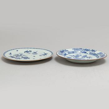 Four blue and white and cappucciner glazed porcelain plates, dish and vase, Qing dynasty, 18th century.