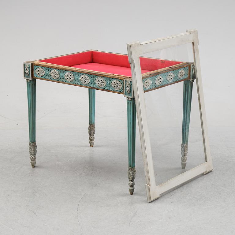 A mid 19th Century display table.