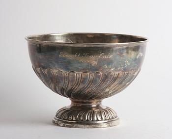 SKÅL PÅ FOT, silver, CG Hallberg 1902.