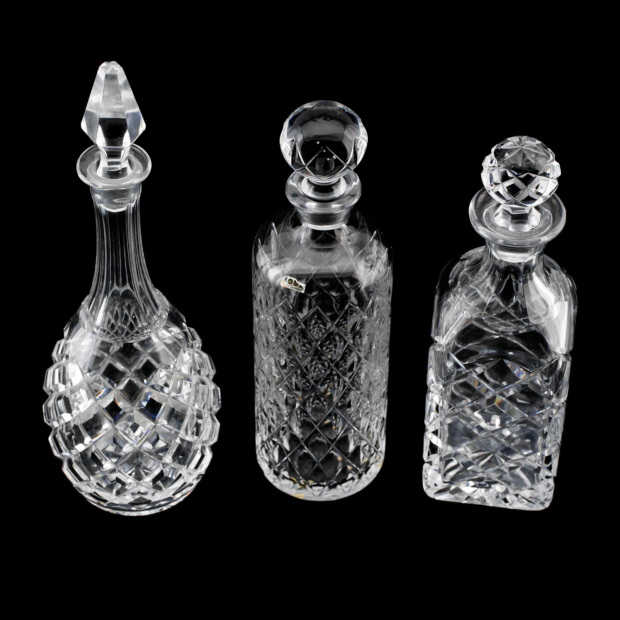 KARAFFER, 3 st, glas, bl a Orrefors och Boda.