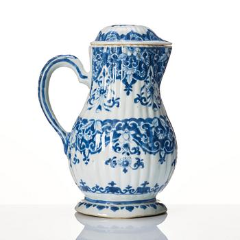 A blue and white 'Rouen pattern' ewer with cover, Qing dynasty, Kangxi (1662-1722).