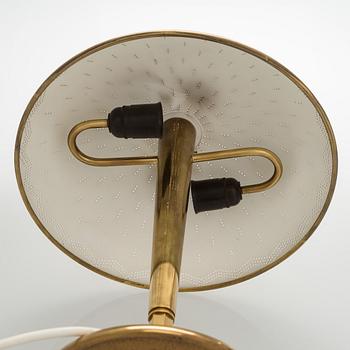 Paavo Tynell, pöytävalaisinpari, malli 5061, Idman 1900-luvun puoliväli.