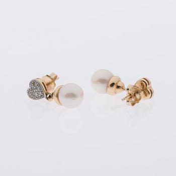 ÖRHÄNGEN, odlade pärlor, åttkantslipade diamanter, 14K guld.