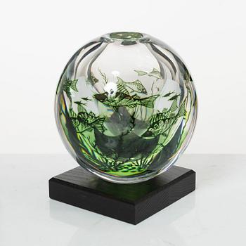 Edward Hald, vase, "Fish Grail", Orrefors, signed 1984.