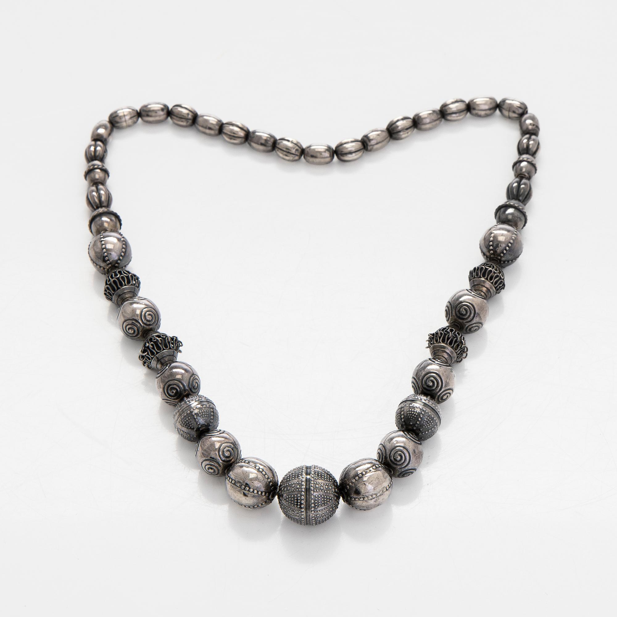 Kalevala Koru, Necklace and bracelet, “The Halikko Treasure”, silver. Helsinki 1970.