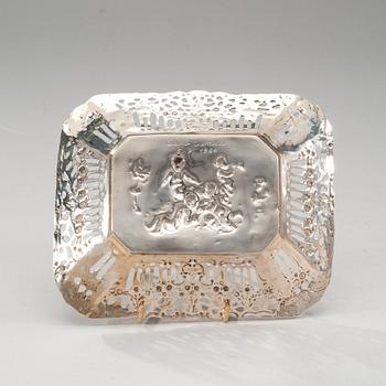 MALJA, hopeaa, Tauno Suhonen, Helsinki 1964. Paino noin 212 g.