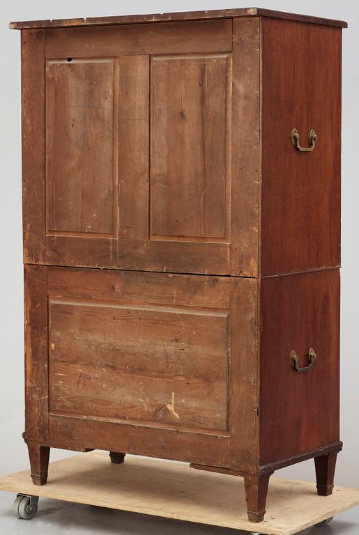 DOKUMENTSKÅP. Sengustavianskt, 1700-talets slut.