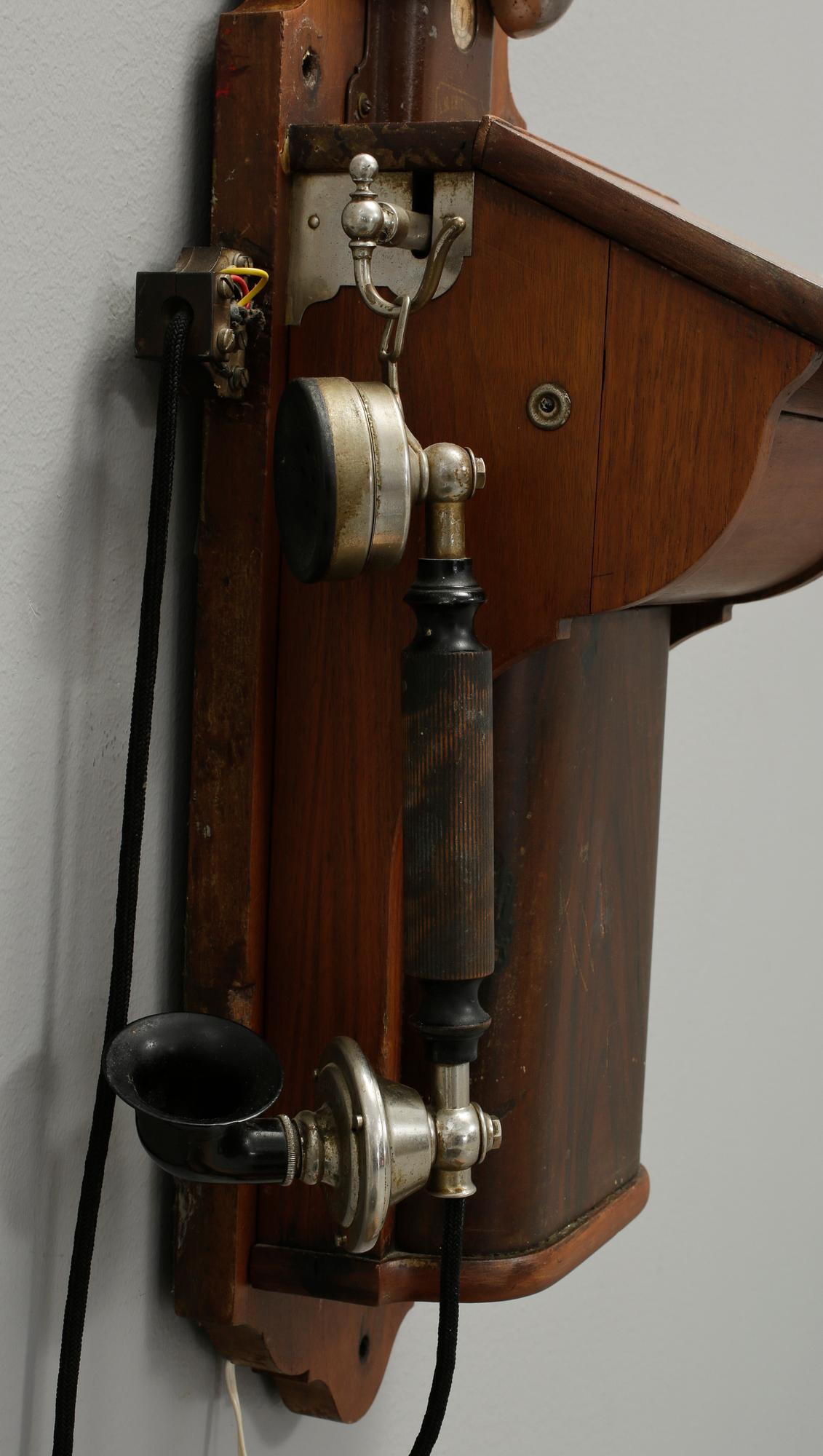 VÄGGTELEFON, LM Ericsson, Stockholm, omkring år 1900.