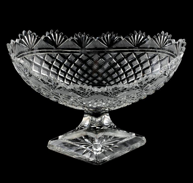 SKÅL PÅ FOT, kristall, 1900-talets första hälft.