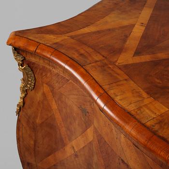 BYRÅ, rokoko, 1700-tal.