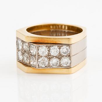 Ring in 18K gold and white gold set with old-cut diamonds.