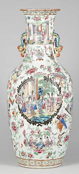 GOLVURNA, porslin, Kina, Kanton, 1800-tal.