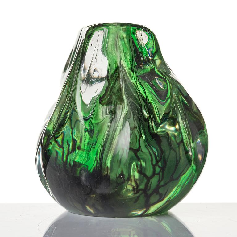 Edward Hald, a fish graal glass object, Orrefors 1944, no 1500.