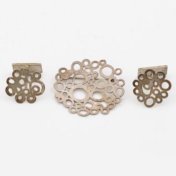 PA Lundahl Terrs, a brooch and a pair of cufflinks silver, Växjö 1966.
