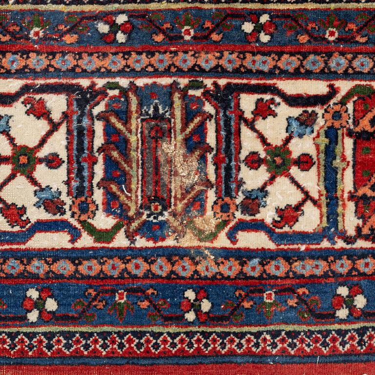 A carpet, possibly Bakhtiari, ca 309 x 230 cm.