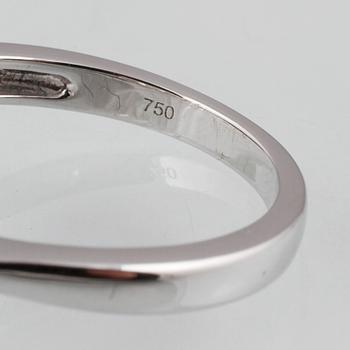 RING, 18K vitguld med briljant-, dropp- samt prinsesslipade diamanter 0.75 ct. Vikt 2,5 gram.
