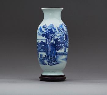 VAS, porslin, Kina sent 1800-tal.