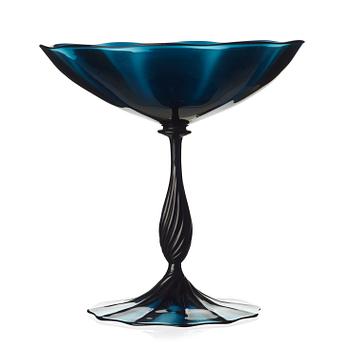 Simon Gate, a 'Slottsglas' glass footed bowl, Orrefors 1923.