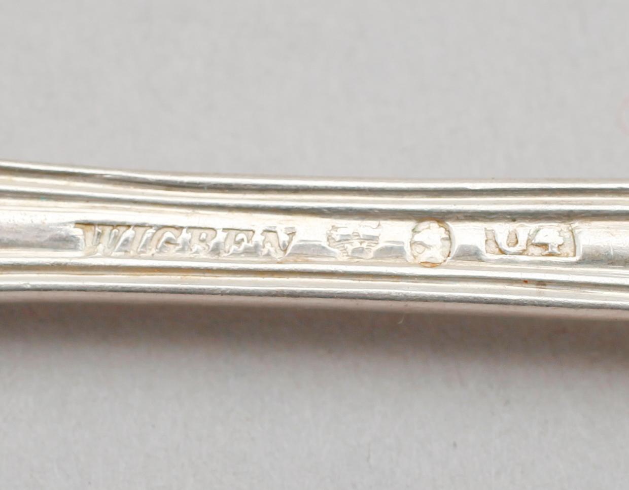 BORDSSKEDAR, 12 st snarlika, silver, Wigren och Hallberg, 1800-/1900-tal. Vikt ca 489 g.