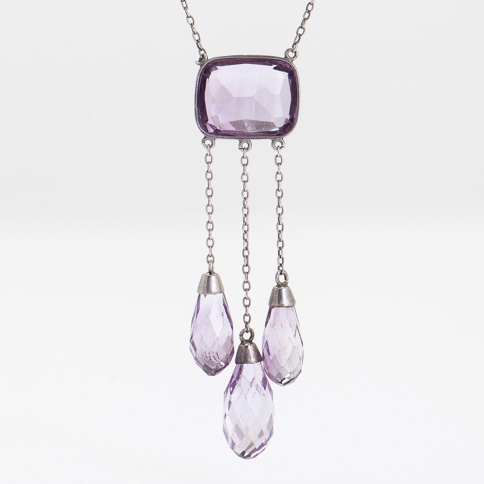 Halsband, silver och fasettslipade ametister.