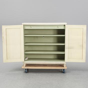 A painted Gustavian sideboard, early 19th Century.