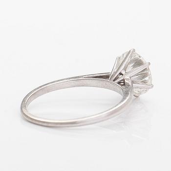 A platinum ring, set with a brilliant-cut diamond approximately 2.60 ct. With certificate from Tillander.