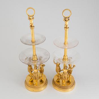 ETAGERER, ett par, empirestil, 1800-talets slut.