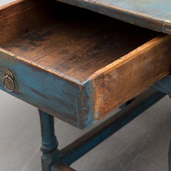 An 18th century Baroque gateleg table.