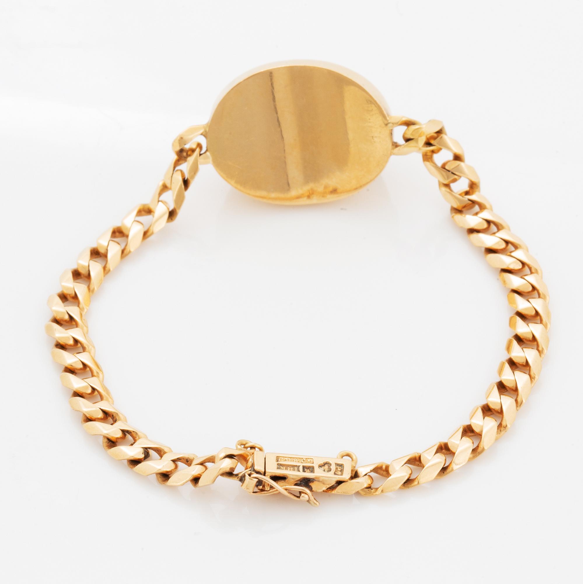 Cabochon-cut rutile quartz bracelet, 18K gold.