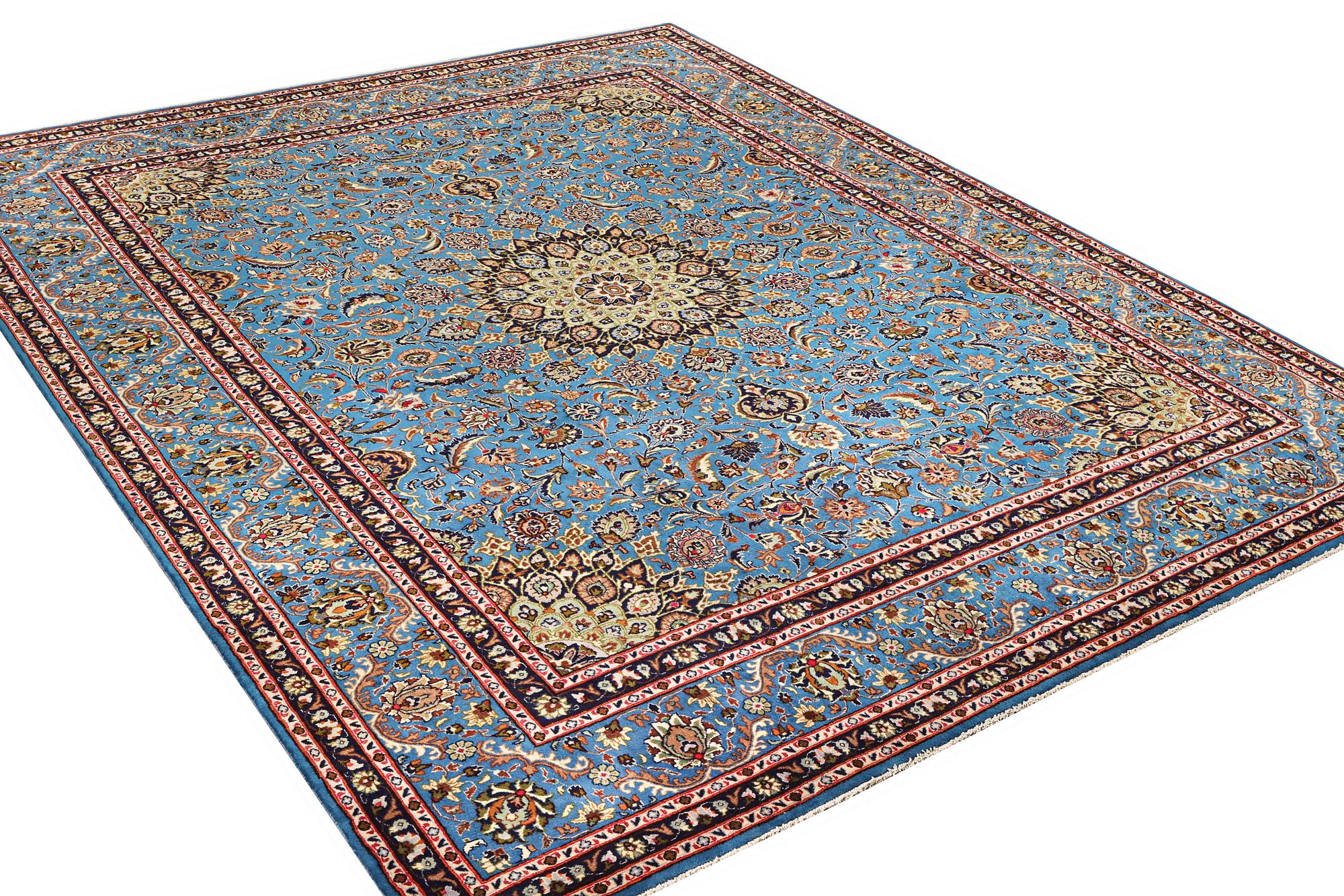 A Kashan carpet, a. 375 x 295 cm.