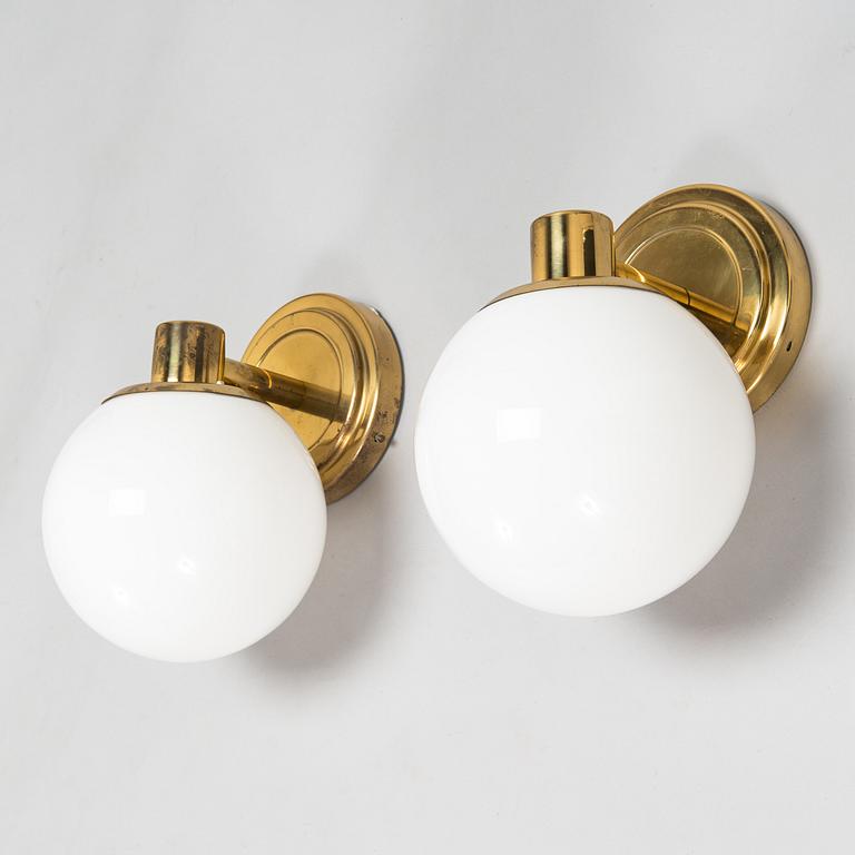 Klaus Michalik, A pair of 1980s wall lights, model 5586-25 for Thorn Orno.
